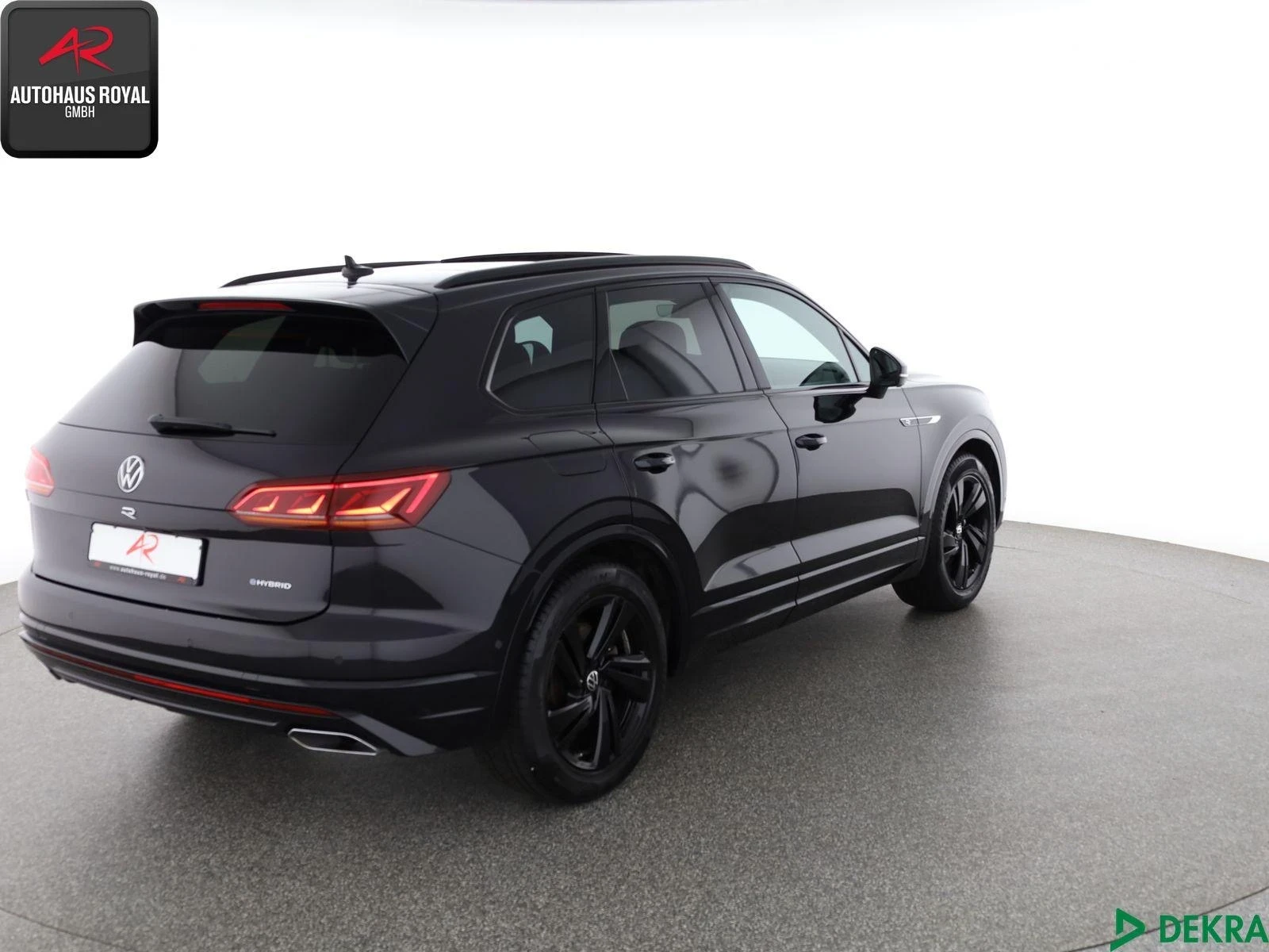 VW Touareg 3.0 R - line - изображение 3