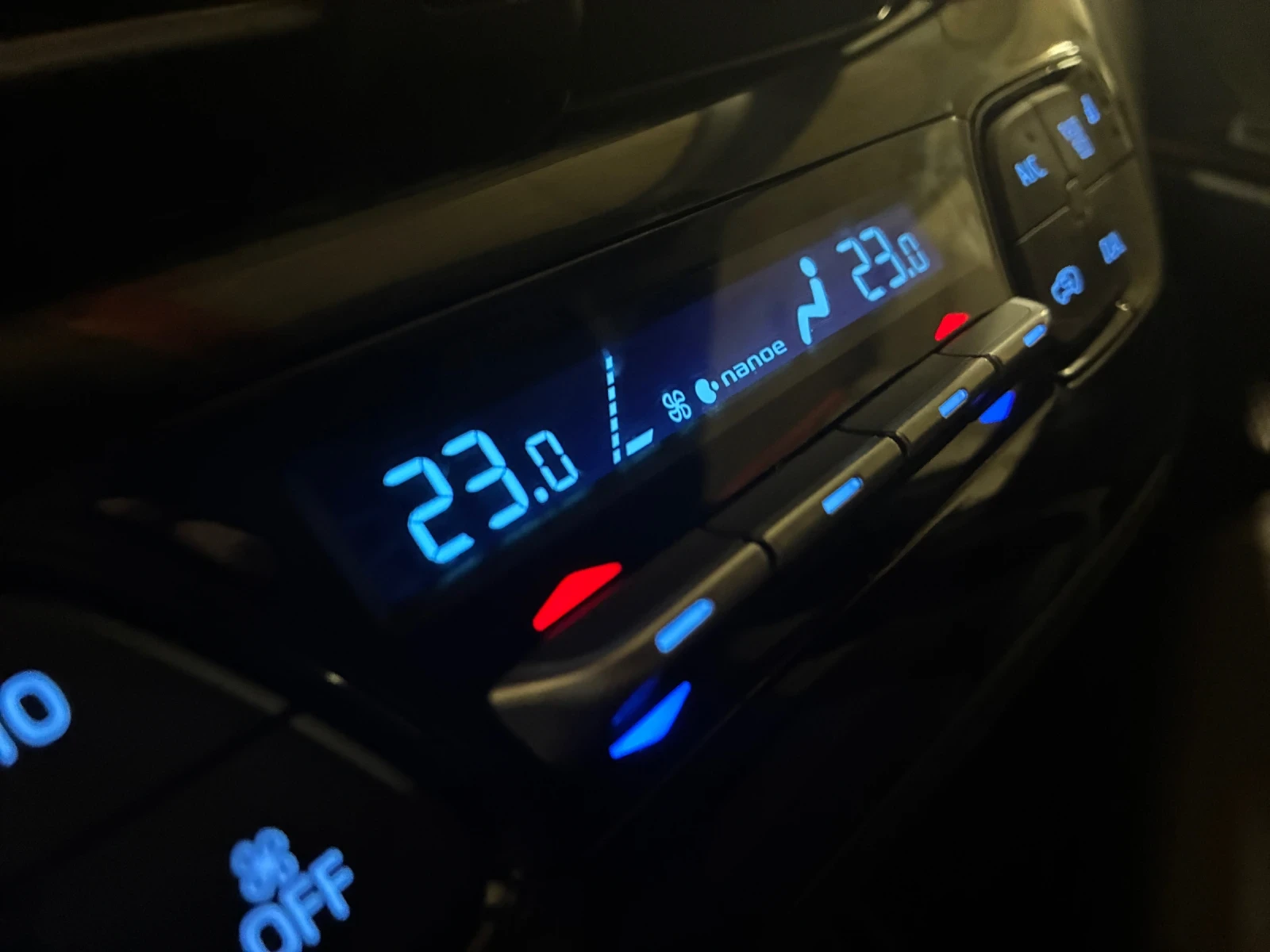 Toyota C-HR Classy �� ������ 49 000 �� � �������� | Mobile.bg � ����������� 12