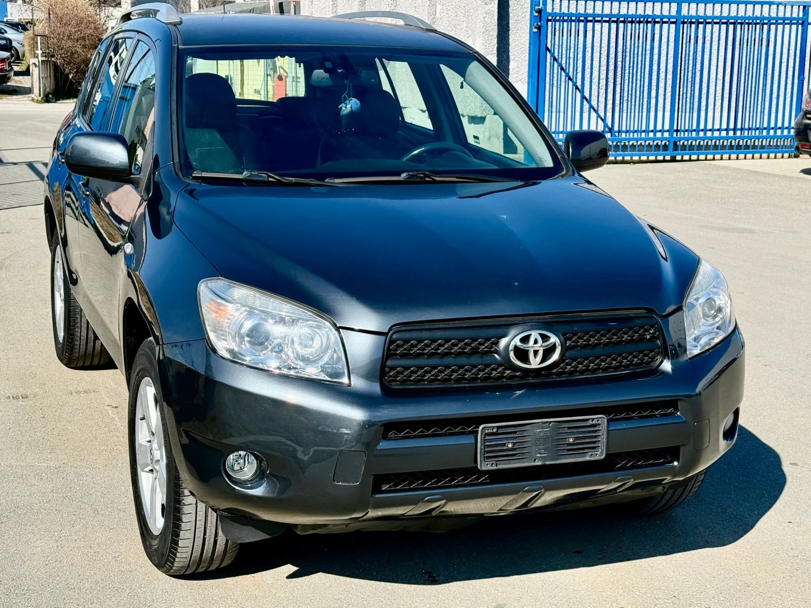 Toyota Rav4 2.0i-4x4-КОЖА-KEYLESS-РЕАЛНИ КМ.-ИТАЛИЯ | Auto.bg — изображение 1