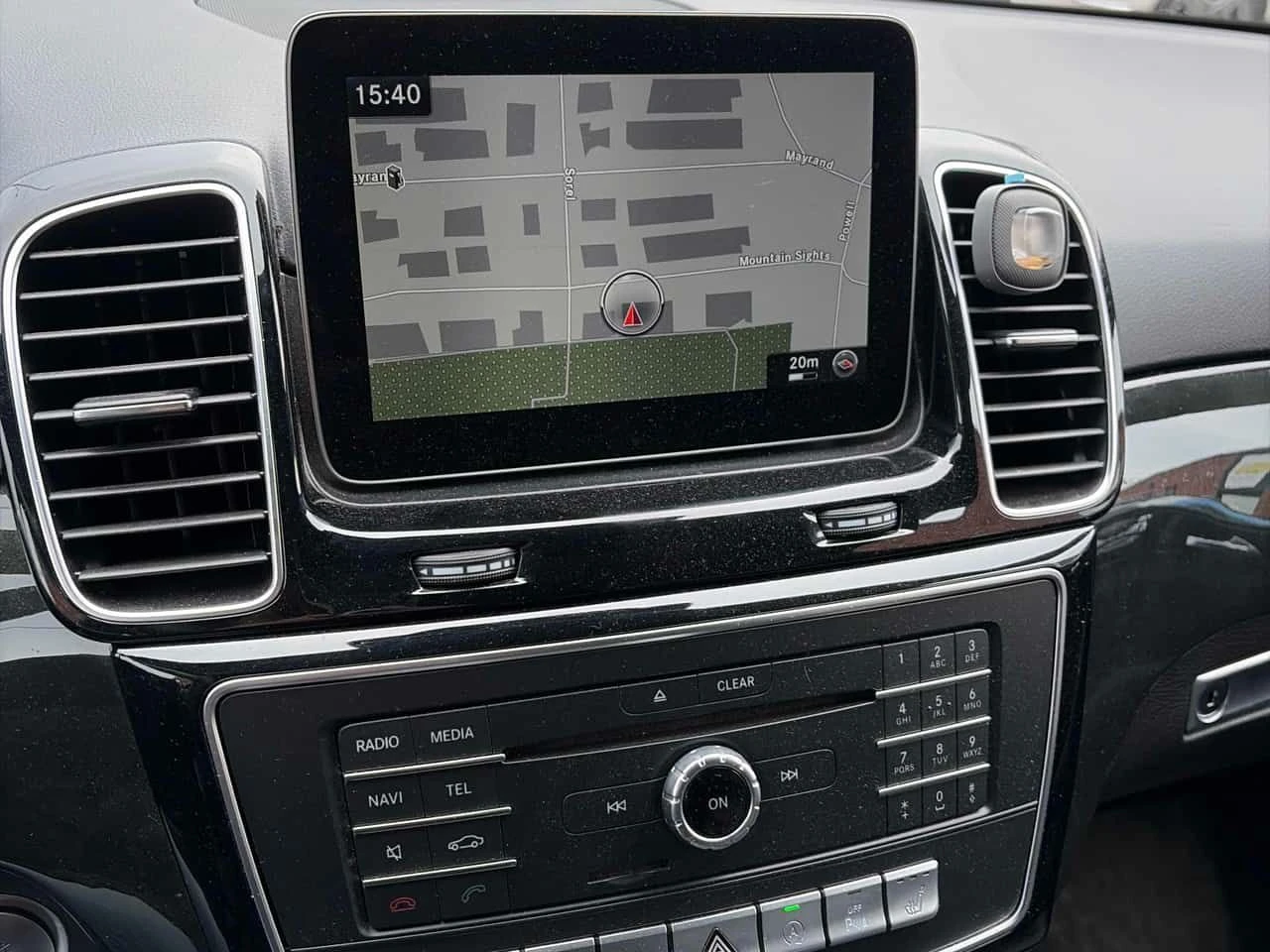 Mercedes-Benz GLE 400  * CARFAX * Harman Kardon * 360 Камери * , снимка 9 - Автомобили и джипове - 54037135