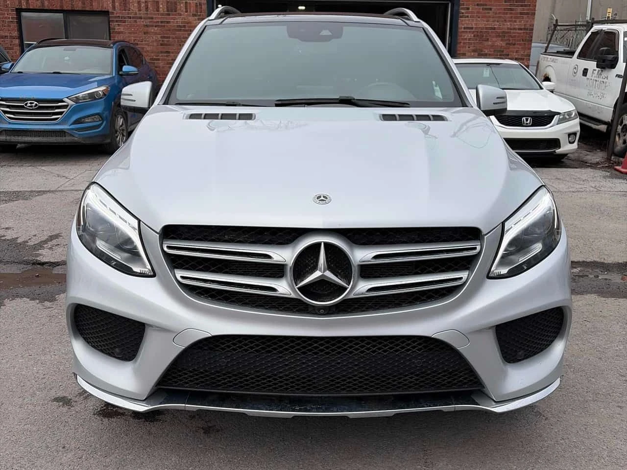 Mercedes-Benz GLE 400  * CARFAX * Harman Kardon * 360 Камери * , снимка 6 - Автомобили и джипове - 54037135