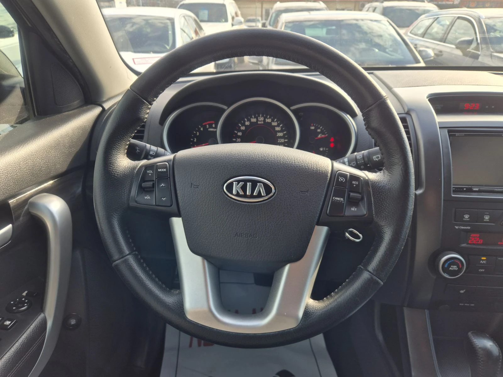 Kia Sorento 2.2D-197кс-AUTOMATIC, снимка 8 - Автомобили и джипове - 54150477