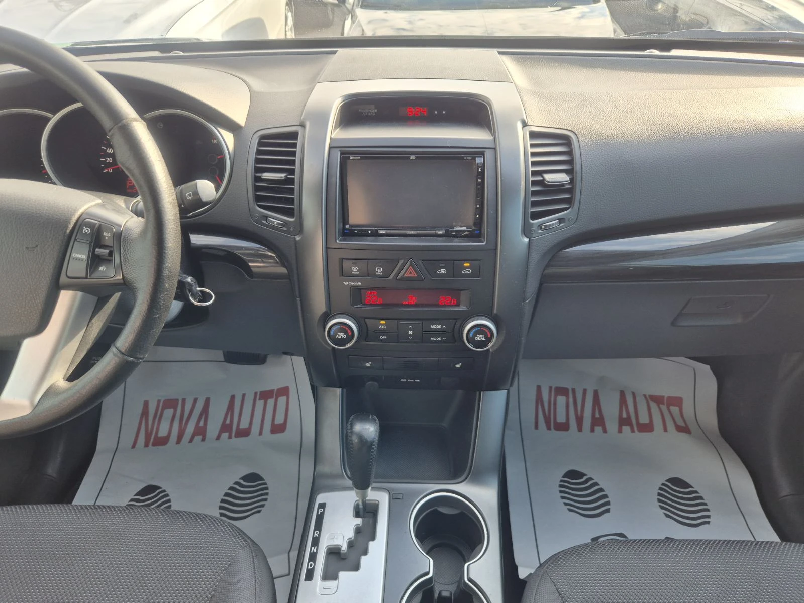 Kia Sorento 2.2D-197кс-AUTOMATIC, снимка 9 - Автомобили и джипове - 54150477