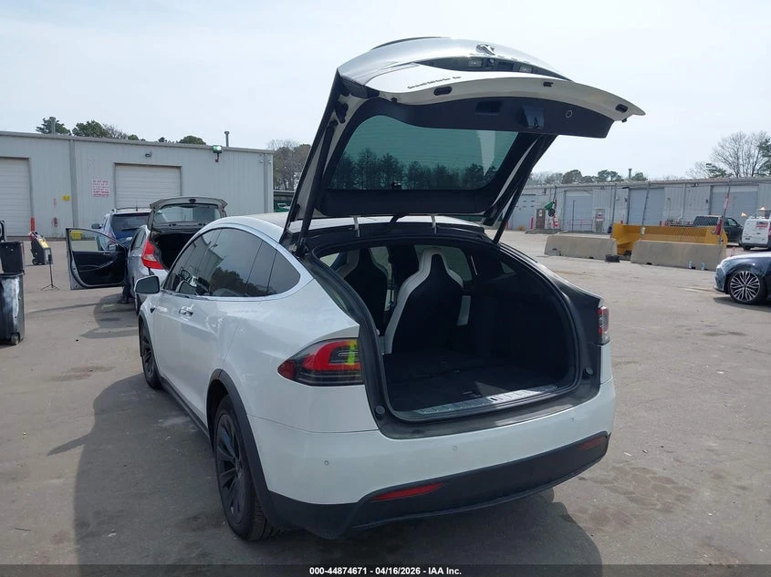 Tesla Model X 75D AWD, снимка 3 - Автомобили и джипове - 54310803