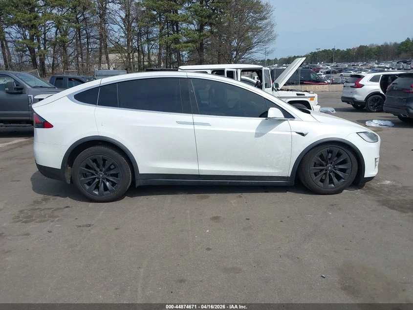 Tesla Model X 75D AWD, снимка 13 - Автомобили и джипове - 54310803