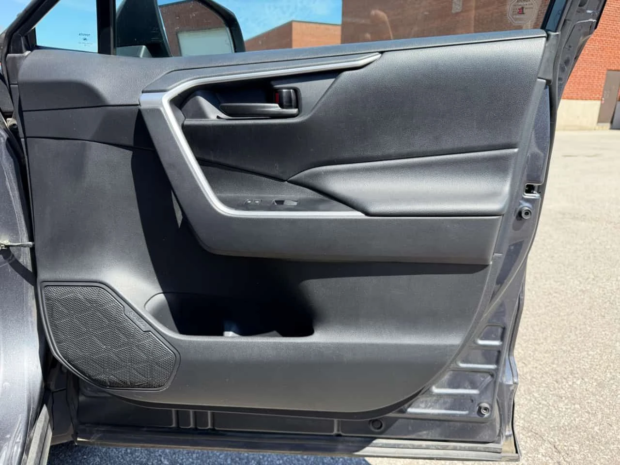 Toyota Rav4 * Hybrid LE * CARFAX * ЦЕНА ДО БГ, снимка 13 - Автомобили и джипове - 55082173