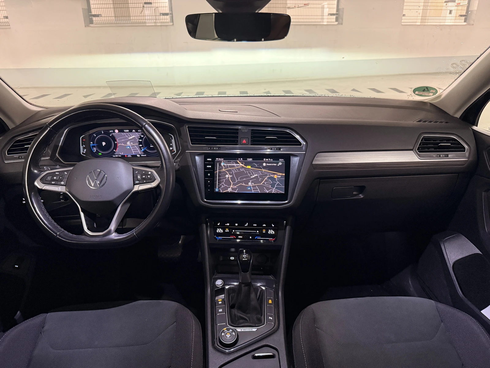 VW Tiguan ALLSPACE 2.0TDI 4MOTION;IQ.LIGHT-MATRIX;HEADUP;DIG, снимка 10 - Автомобили и джипове - 55315611