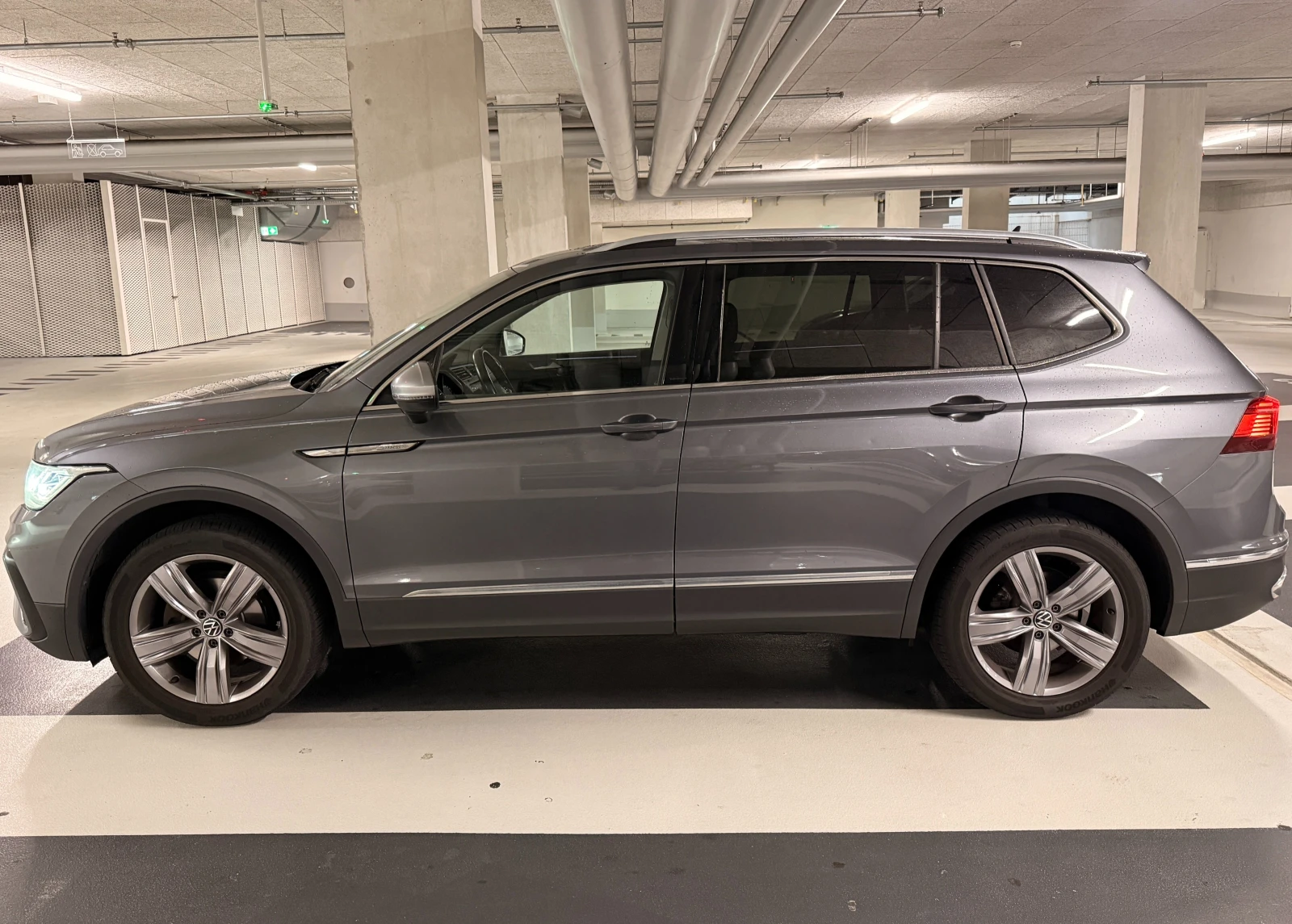 VW Tiguan ALLSPACE 2.0TDI 4MOTION;IQ.LIGHT-MATRIX;HEADUP;DIG, снимка 8 - Автомобили и джипове - 55315611