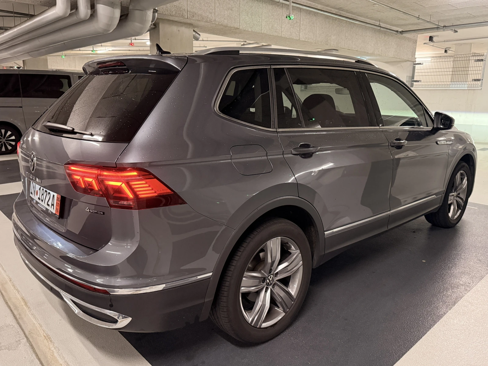 VW Tiguan ALLSPACE 2.0TDI 4MOTION;IQ.LIGHT-MATRIX;HEADUP;DIG, снимка 4 - Автомобили и джипове - 55315611
