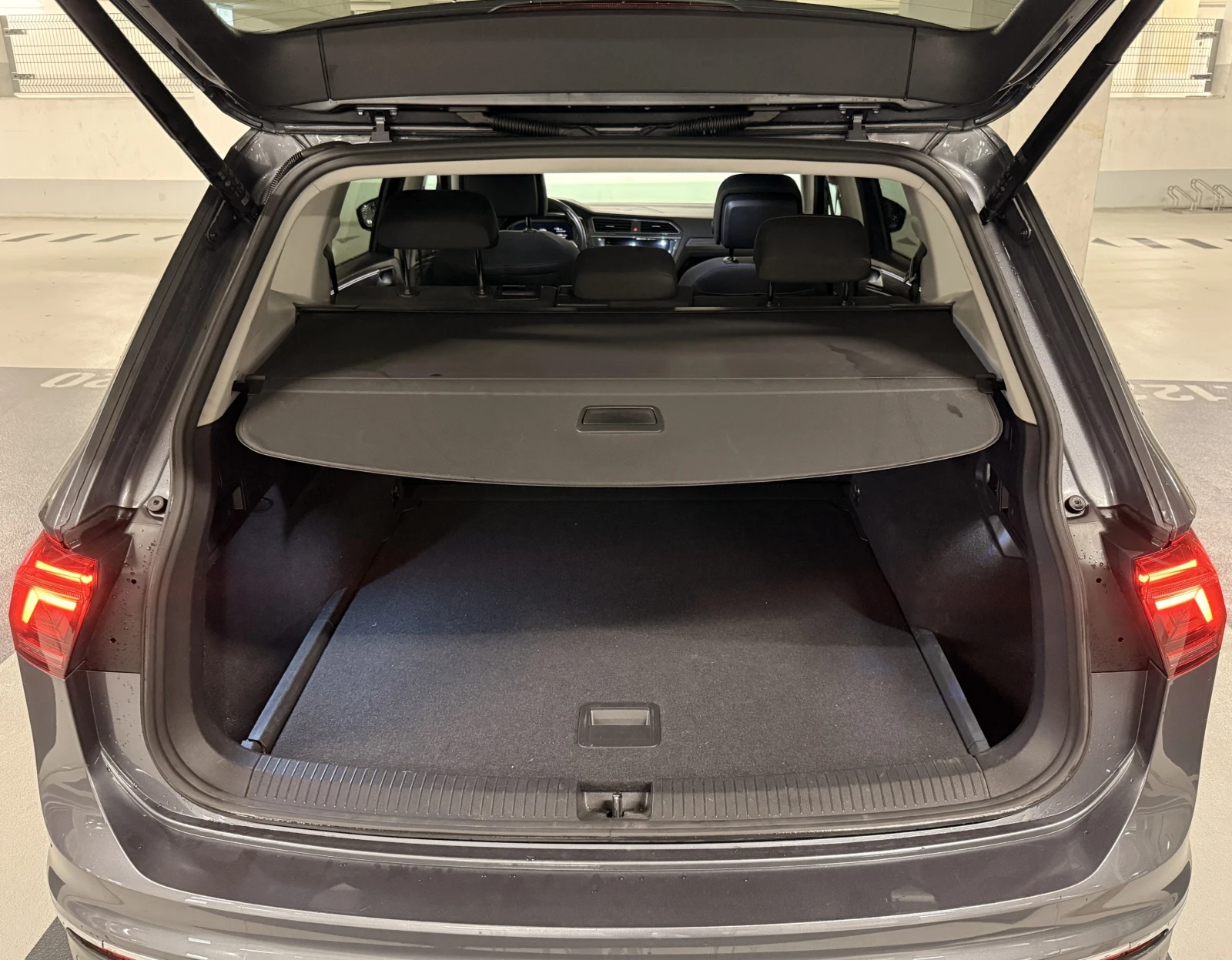 VW Tiguan ALLSPACE 2.0TDI 4MOTION;IQ.LIGHT-MATRIX;HEADUP;DIG, снимка 16 - Автомобили и джипове - 55315611