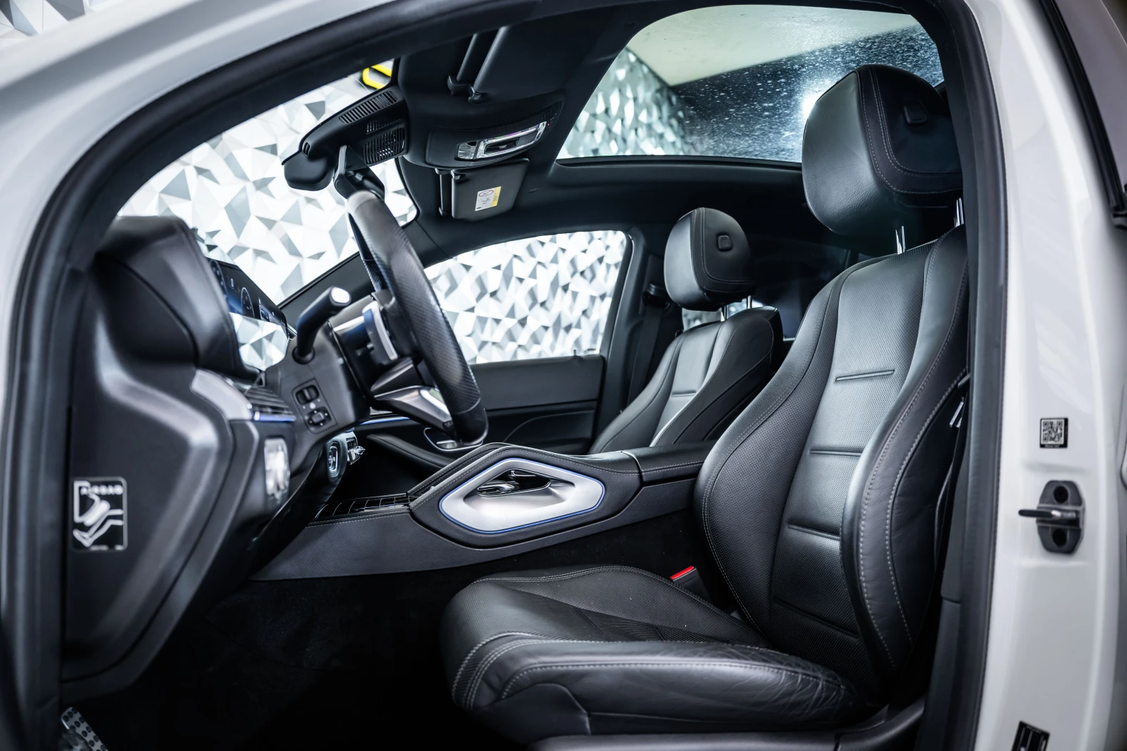 Mercedes-Benz GLE 450 AMG d 4M AMG* Night* Pano* Burm, снимка 12 - Автомобили и джипове - 55614847