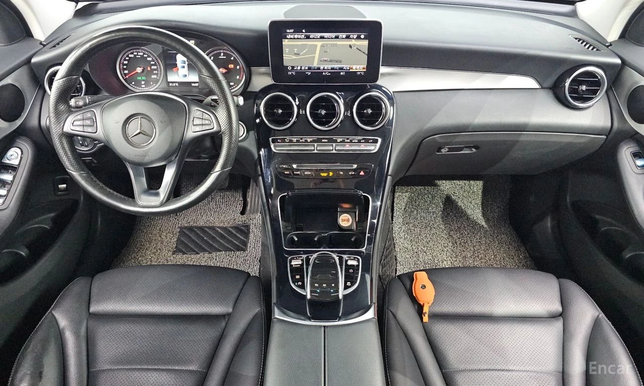 Mercedes-Benz GLC 220 4MATIC* AMG LINE* 360 КАМЕРИ* ШИБИДАХ* КРАЙНА ЦЕНА, снимка 10 - Автомобили и джипове - 55995779