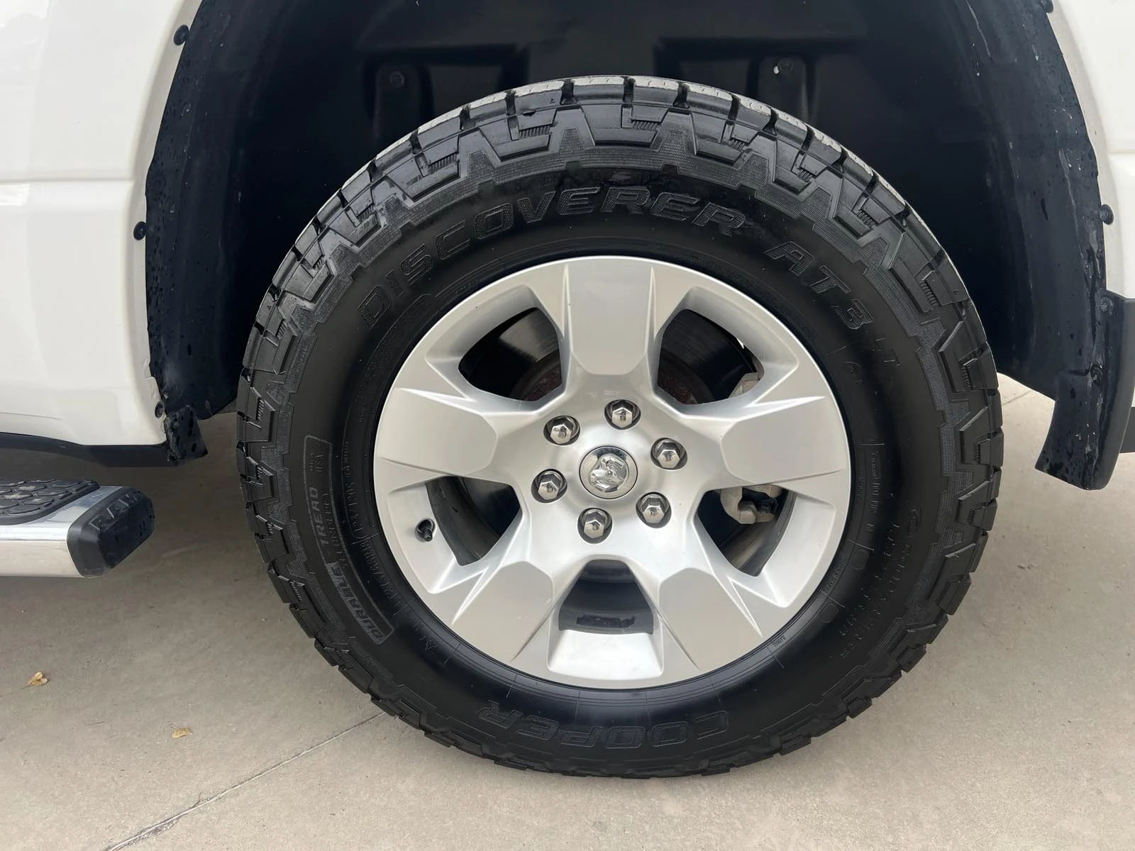 Dodge RAM 1500 5.7 HEMI 4x4 BigHorn , снимка 10 - Автомобили и джипове - 56706368