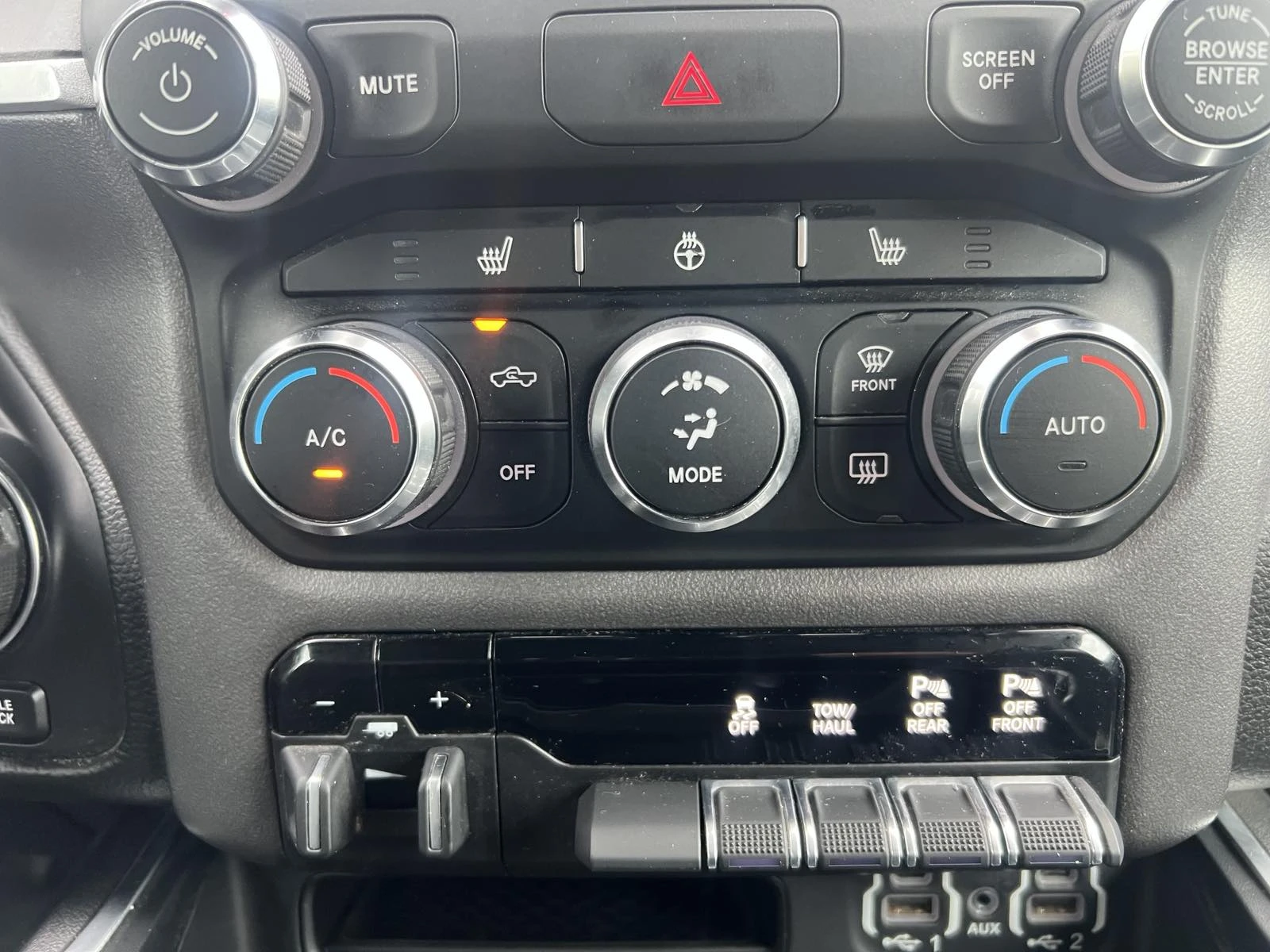 Dodge RAM 1500 5.7 HEMI 4x4 BigHorn , снимка 15 - Автомобили и джипове - 56706368