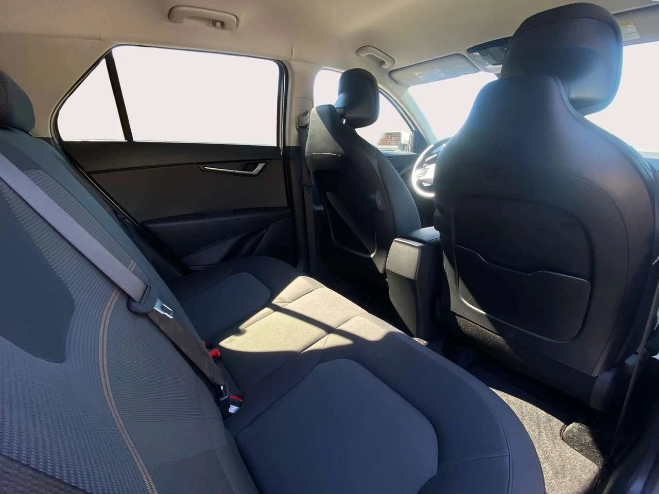 Kia Niro, снимка 9 - Автомобили и джипове - 56706554