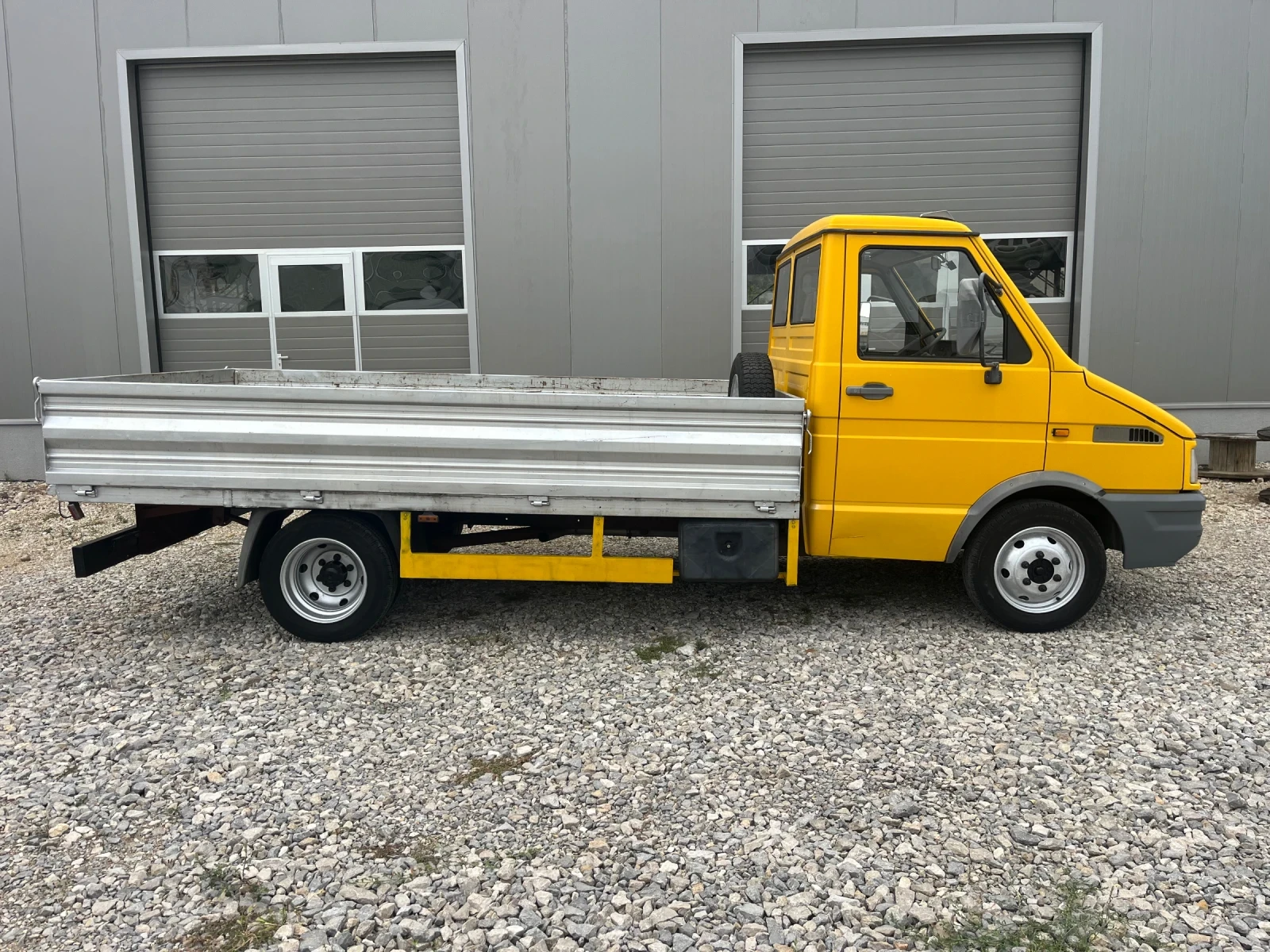 Iveco 3510 2.5TD 82 хил км за багер - изображение 3