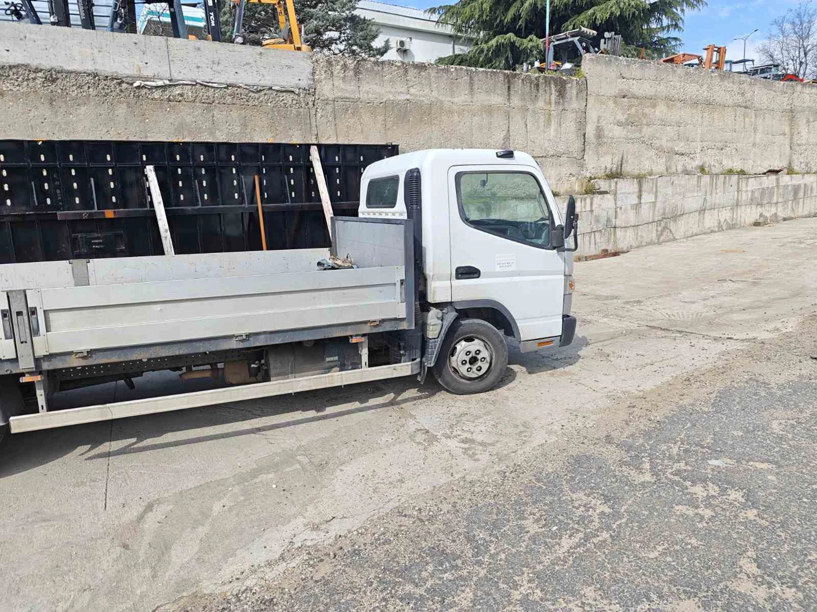 Mitsubishi Canter ПЪТНА ПОМОЩ, снимка 8 - Бусове и автобуси - 54236280