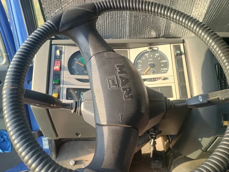 Man 8.180 Самосвал със кран, снимка 4 - Камиони - 52071054