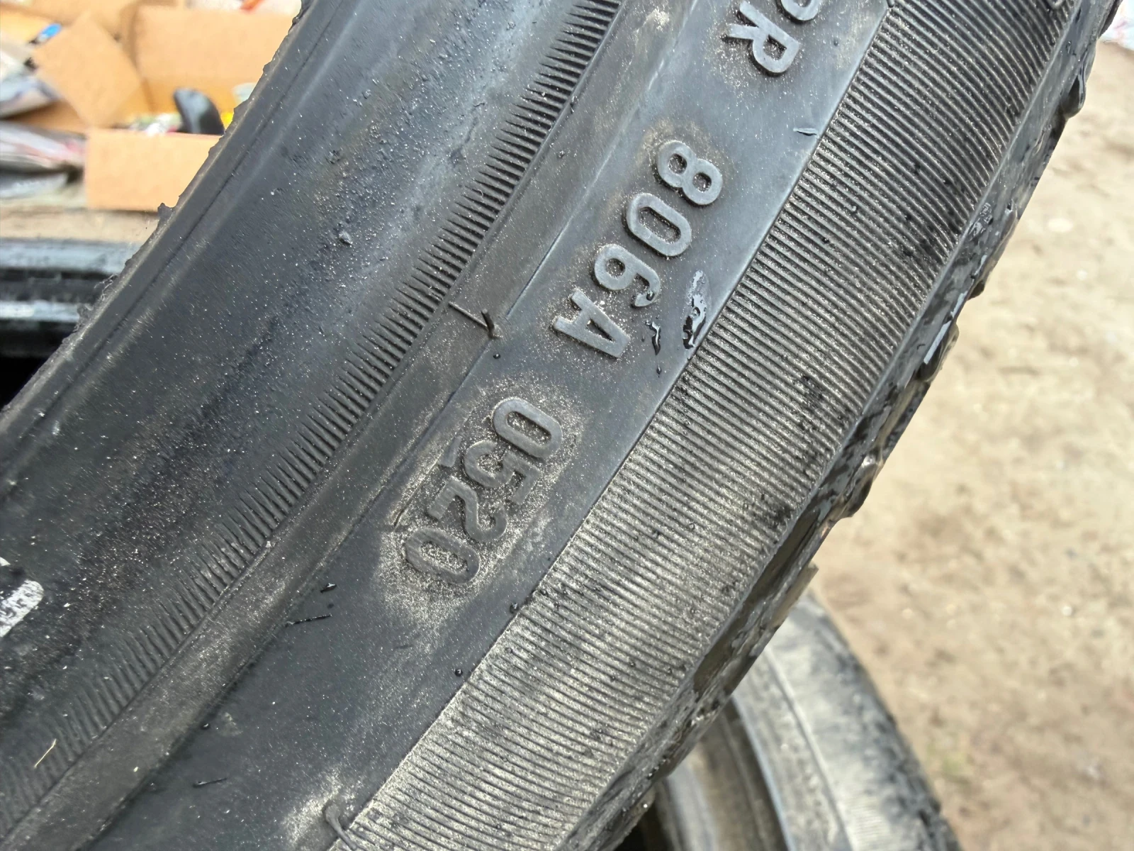 Гуми Всесезонни 275/40R20, снимка 3 - Гуми и джанти - 53932647