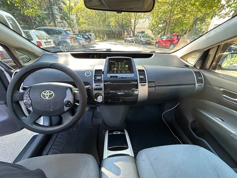 Toyota Prius, снимка 4 - Автомобили и джипове - 47836465