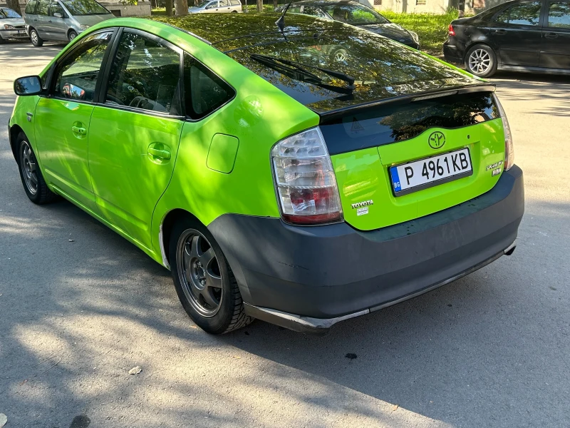 Toyota Prius, снимка 2 - Автомобили и джипове - 47836465