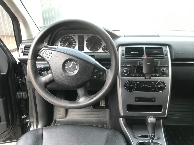 Mercedes-Benz B 180, снимка 1 - Автомобили и джипове - 47898211