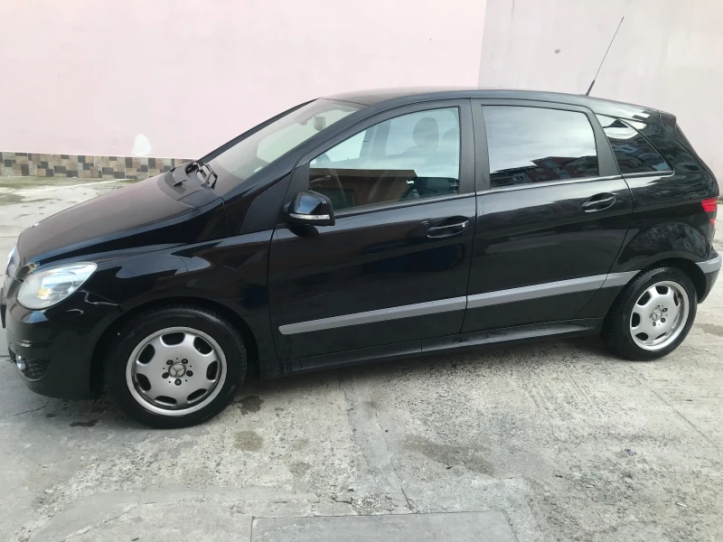 Mercedes-Benz B 180, снимка 9 - Автомобили и джипове - 47898211