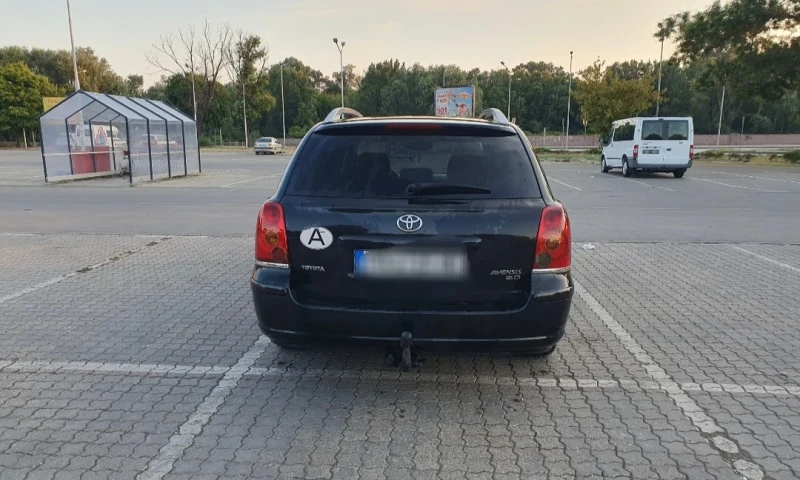 Toyota Avensis 2.0 D4D, снимка 3 - Автомобили и джипове - 48911680