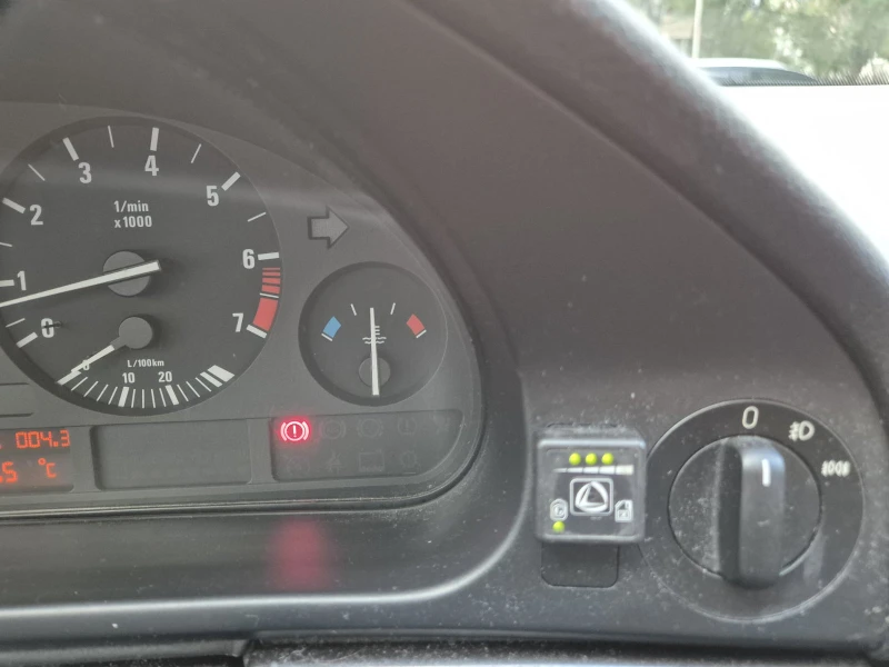 BMW 520, снимка 2 - Автомобили и джипове - 52271227