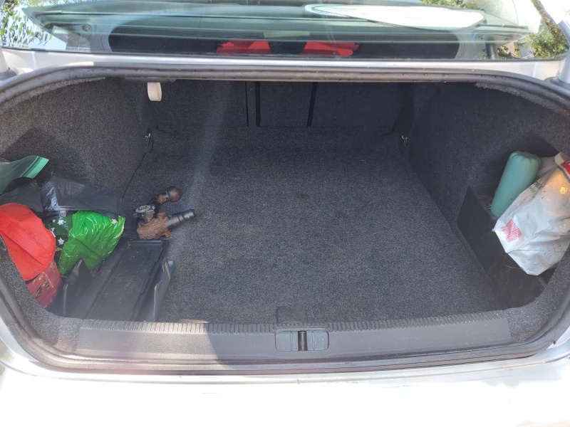 VW Passat 2.0 FSI, снимка 9 - Автомобили и джипове - 52004684