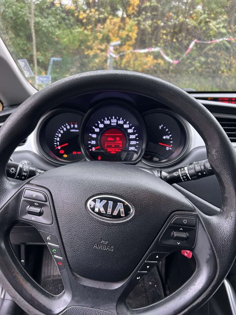 Kia Ceed, снимка 7 - Автомобили и джипове - 52463505
