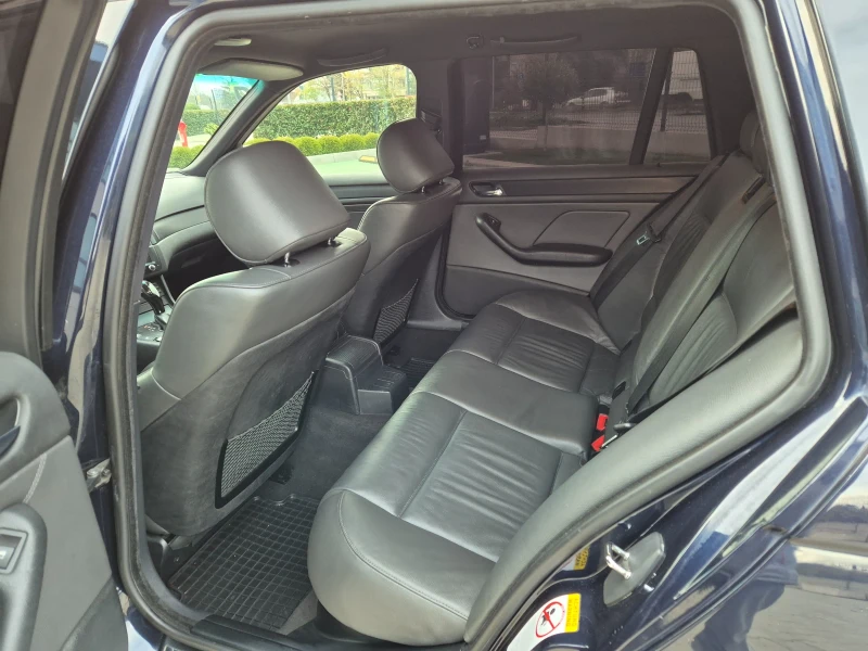 BMW 320, снимка 6 - Автомобили и джипове - 52655512