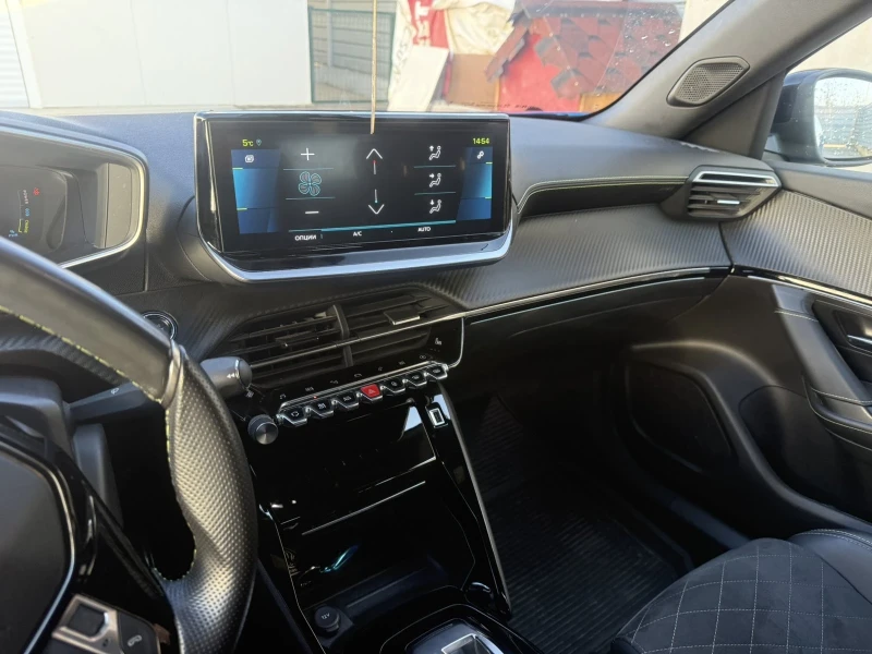 Peugeot 2008 GT, снимка 13 - Автомобили и джипове - 52817673