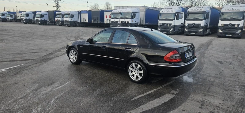 Mercedes-Benz E 270 2.7 CDI, снимка 3 - Автомобили и джипове - 52851926