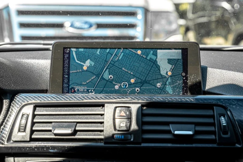 BMW 335 I * M-Package* * HeadUp* AвтоКредит* (ЦЕНА ДО БГ), снимка 12 - Автомобили и джипове - 53169639