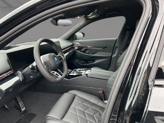 BMW 550 e xDrive M-Sport Pro = NEW = Гаранция - изображение 7
