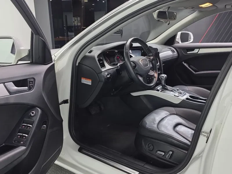 Audi A4 2.0 TDI Quattro - САМО 30% АВАНС, снимка 10 - Автомобили и джипове - 56114899