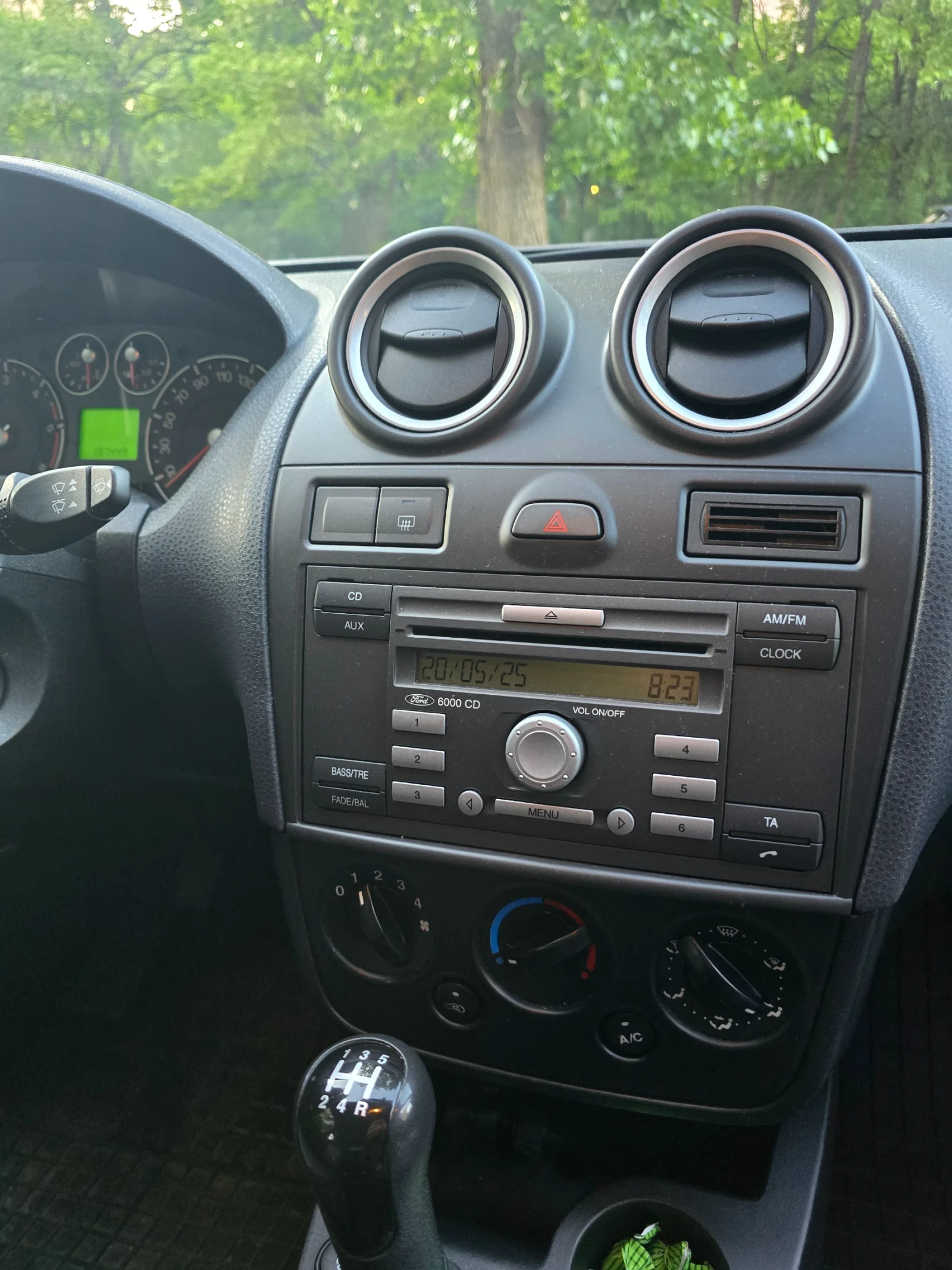 Ford Fiesta 1.4 cdti - изображение 8
