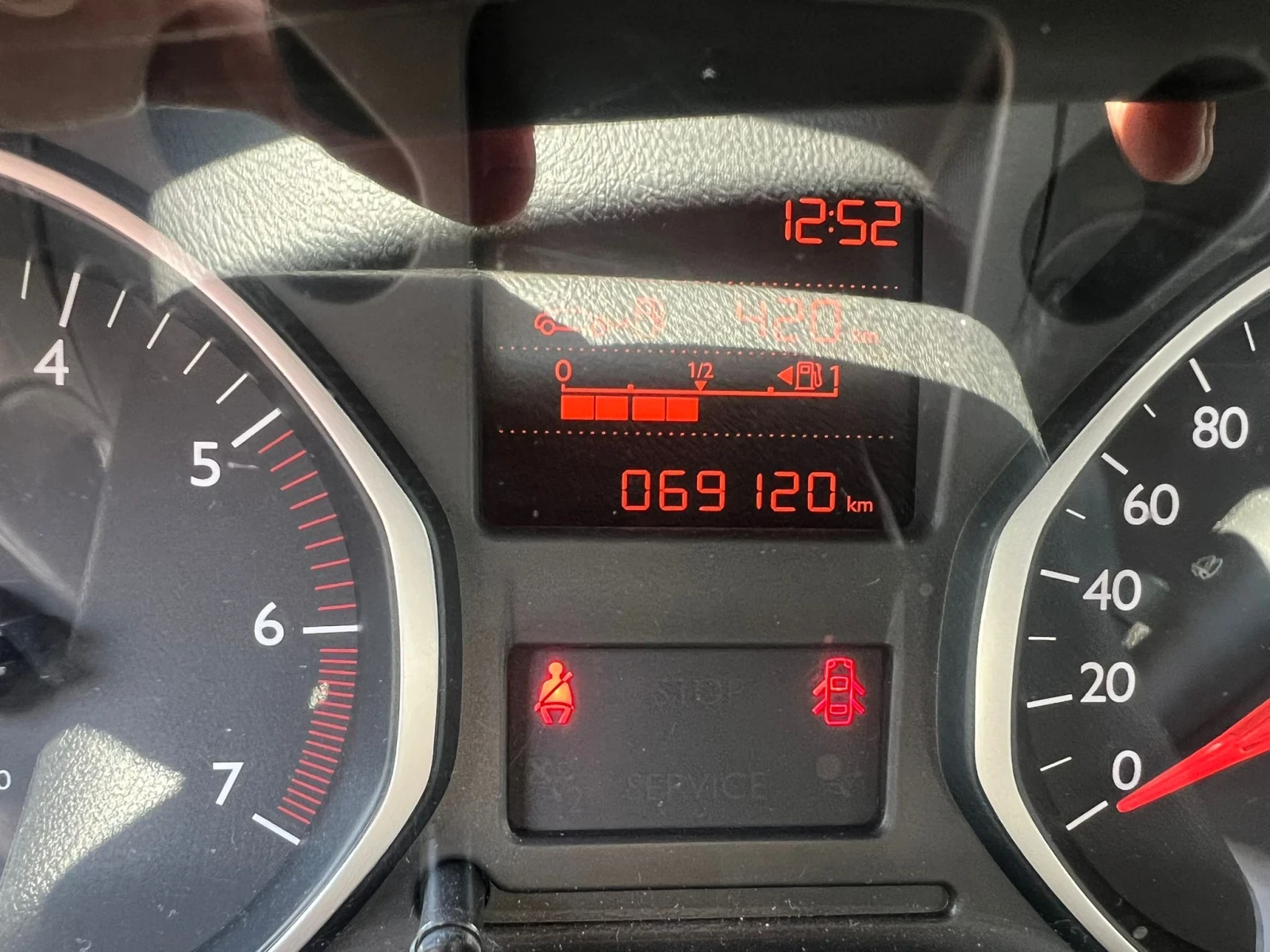 Citroen C-Elysee 1.6 дизел - изображение 7