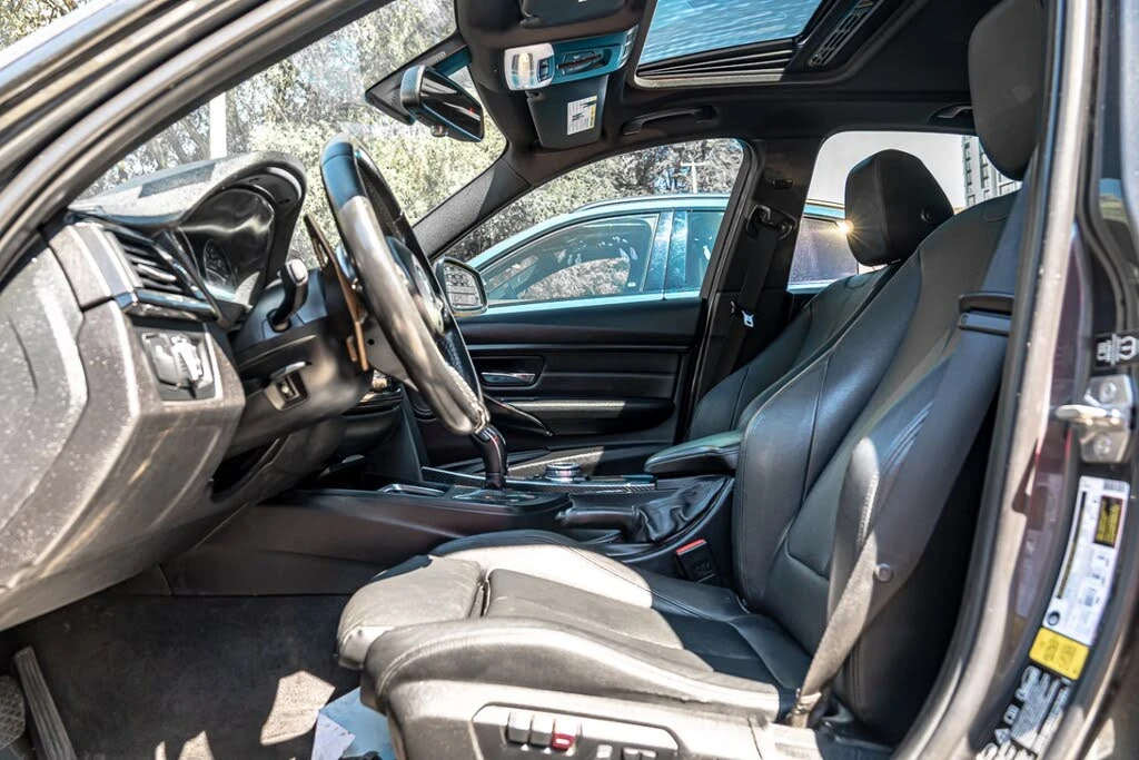 BMW 335 I * M-Package* * HeadUp* AвтоКредит* (ЦЕНА ДО БГ) - изображение 8