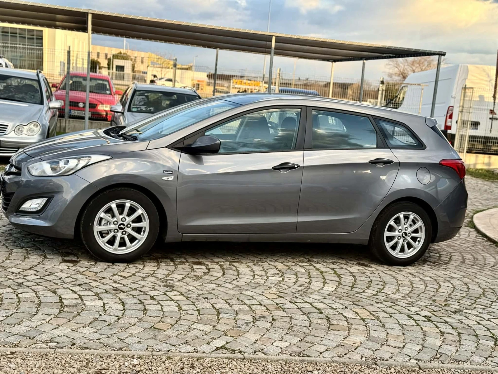 Hyundai I30 1.4 129хил.км - изображение 2