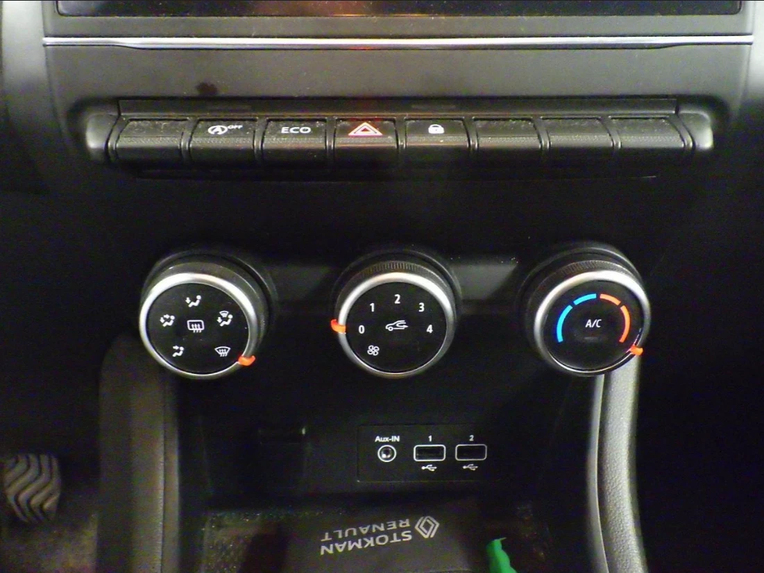 Renault Captur 1.0 TCe Zen, снимка 11 - Автомобили и джипове - 53769916