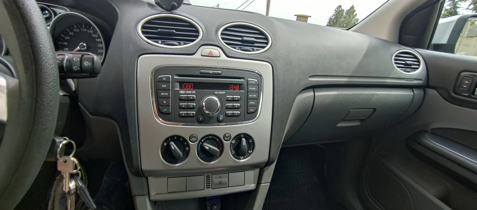 Ford Focus 1.6 Tdci, снимка 11 - Автомобили и джипове - 54985154