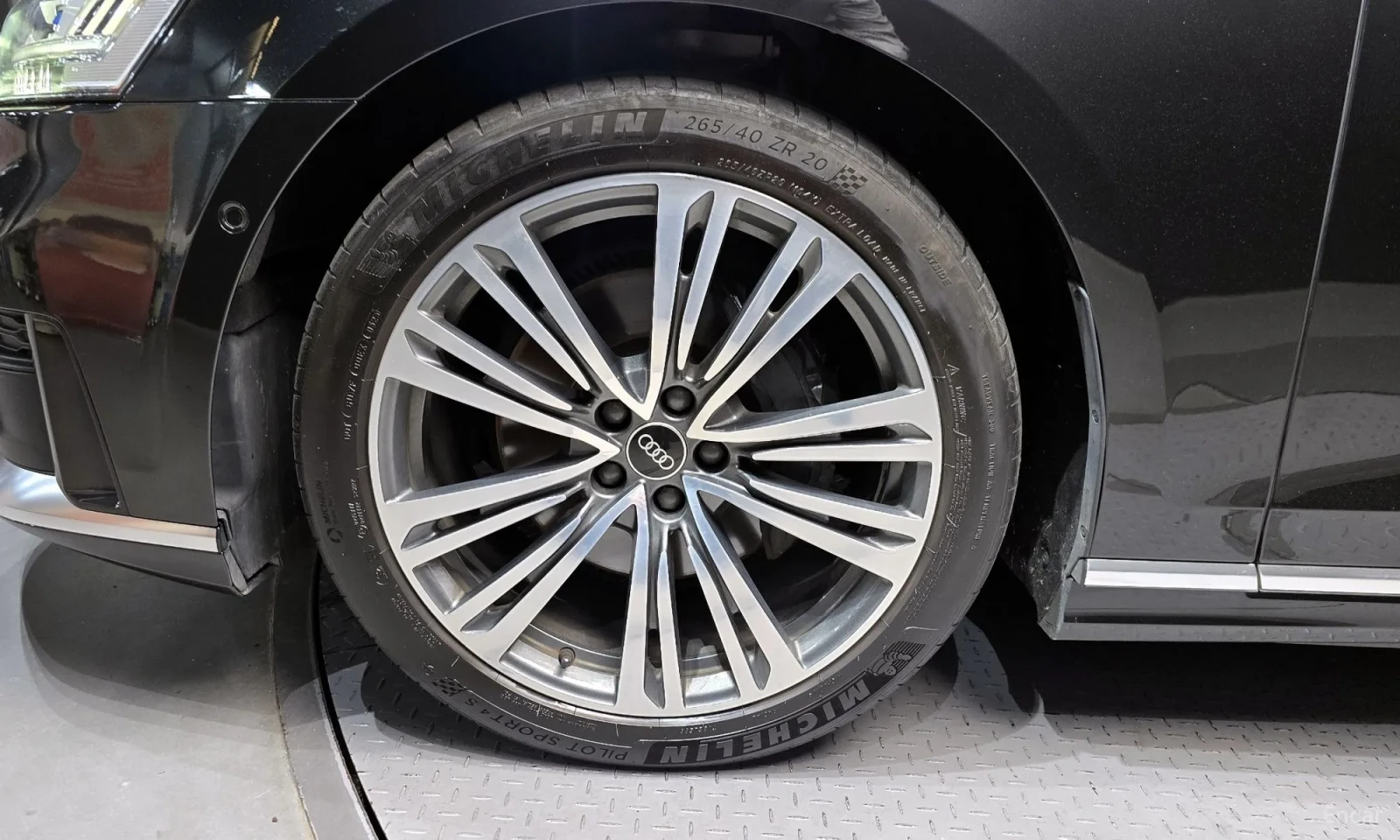 Audi A8, снимка 5 - Автомобили и джипове - 55003150