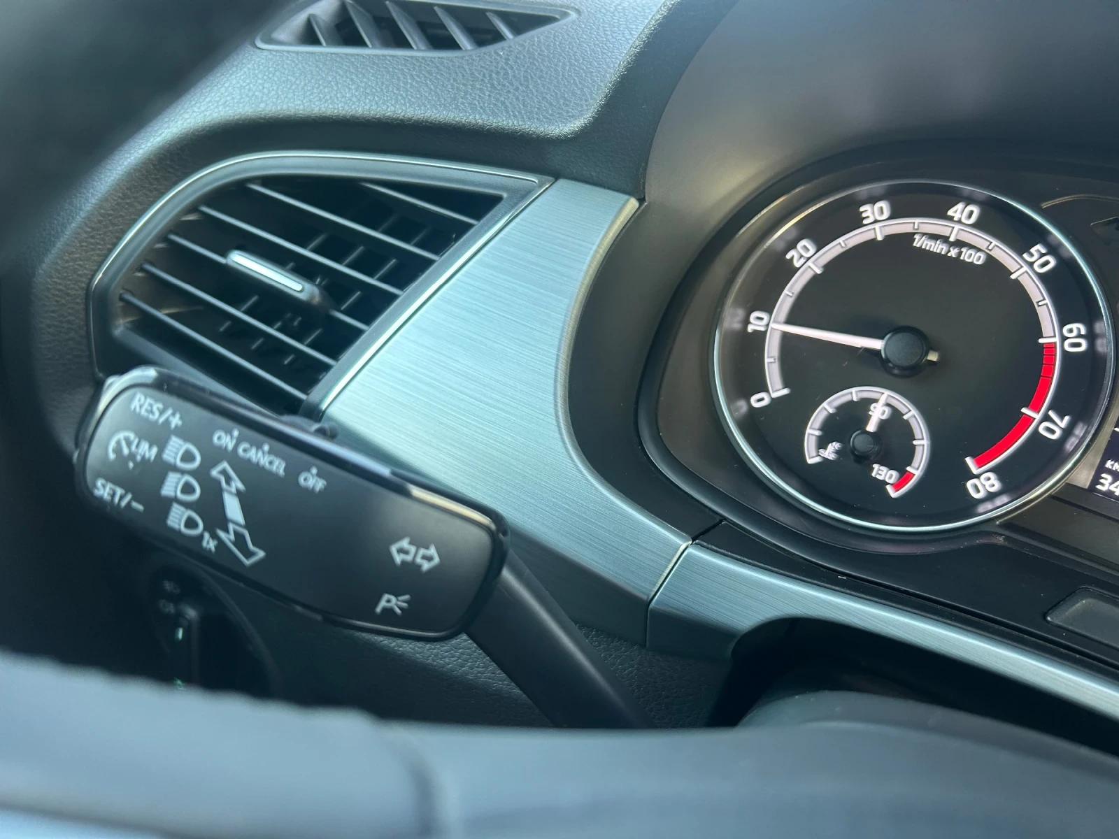 Skoda Fabia 1.0i 3490- KM NOVA, снимка 13 - Автомобили и джипове - 55075755