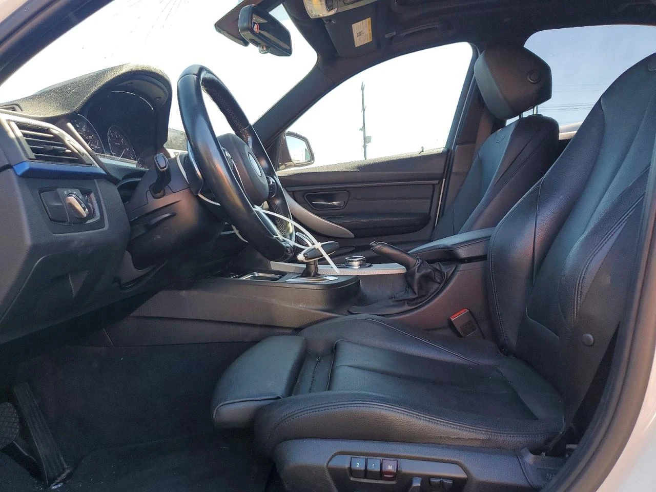 BMW 335 M SPORT PACK| HUD| KEYLESS| 88, 000KM!!! | Mobile.bg � ����������� 7