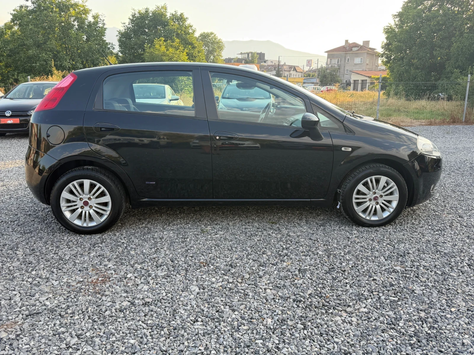 Fiat Punto Grande, 1.4i, Автомат.113000км! 2 Комплекта джанти, снимка 5 - Автомобили и джипове - 55565106