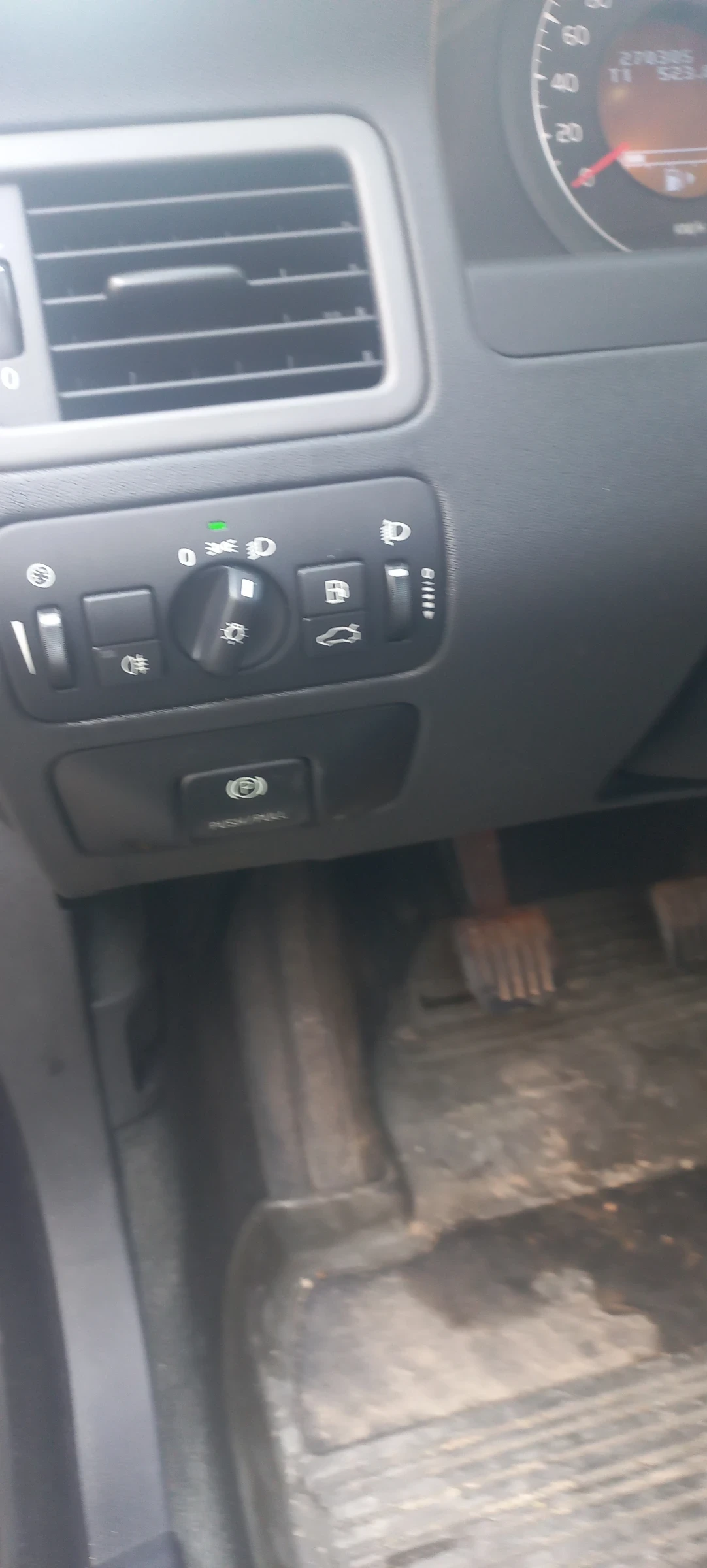 Volvo V70 2.0F, снимка 15 - Автомобили и джипове - 55585835