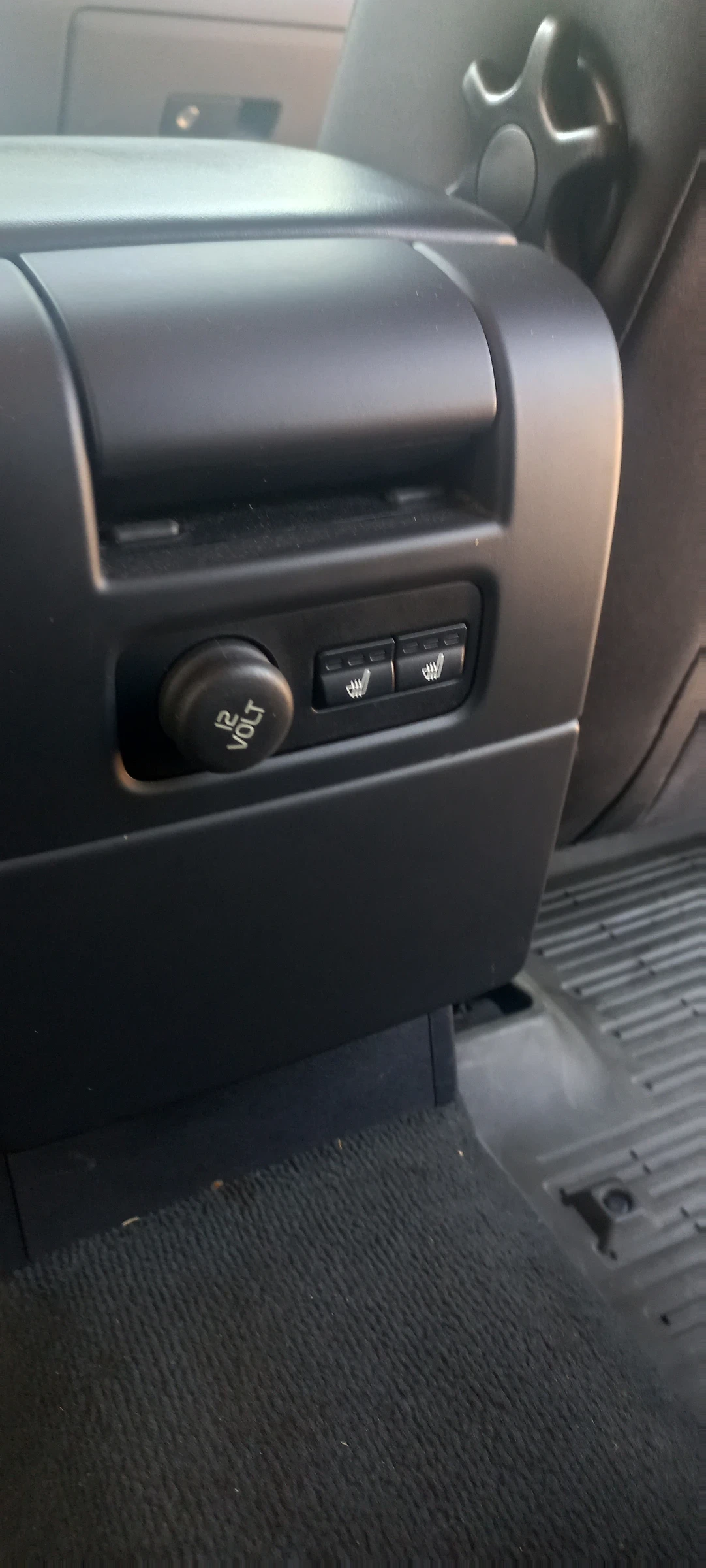 Volvo V70 2.0F, снимка 11 - Автомобили и джипове - 55585835