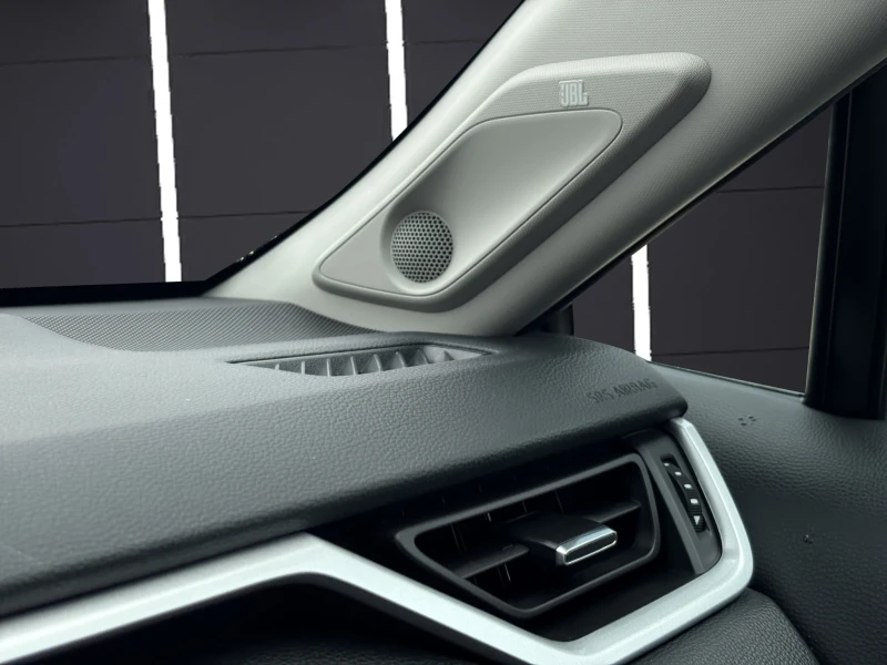 Toyota Rav4 * 2.5* 4x4* Limited* CarPay* Cam* Navi* Keyless* , снимка 15 - Автомобили и джипове - 51103894